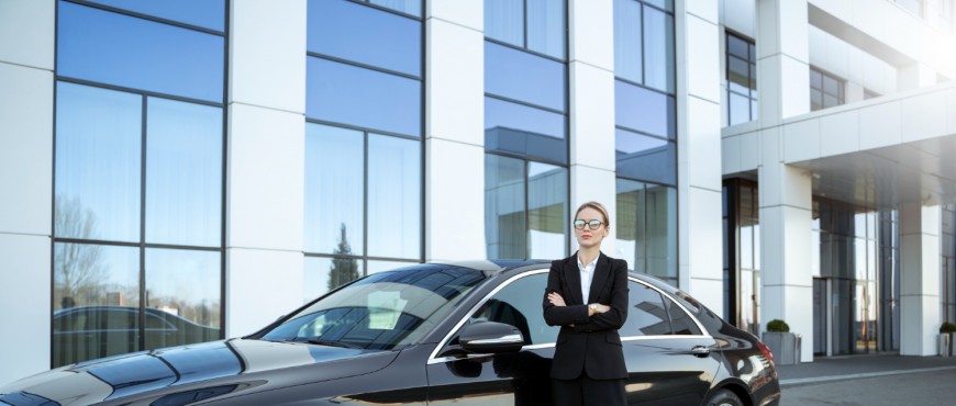 Top 10 Luxury Cars to Rent in Dubai for a VIP Experience